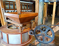 Mill Grinding Equipment Moulin Petit Pre photo